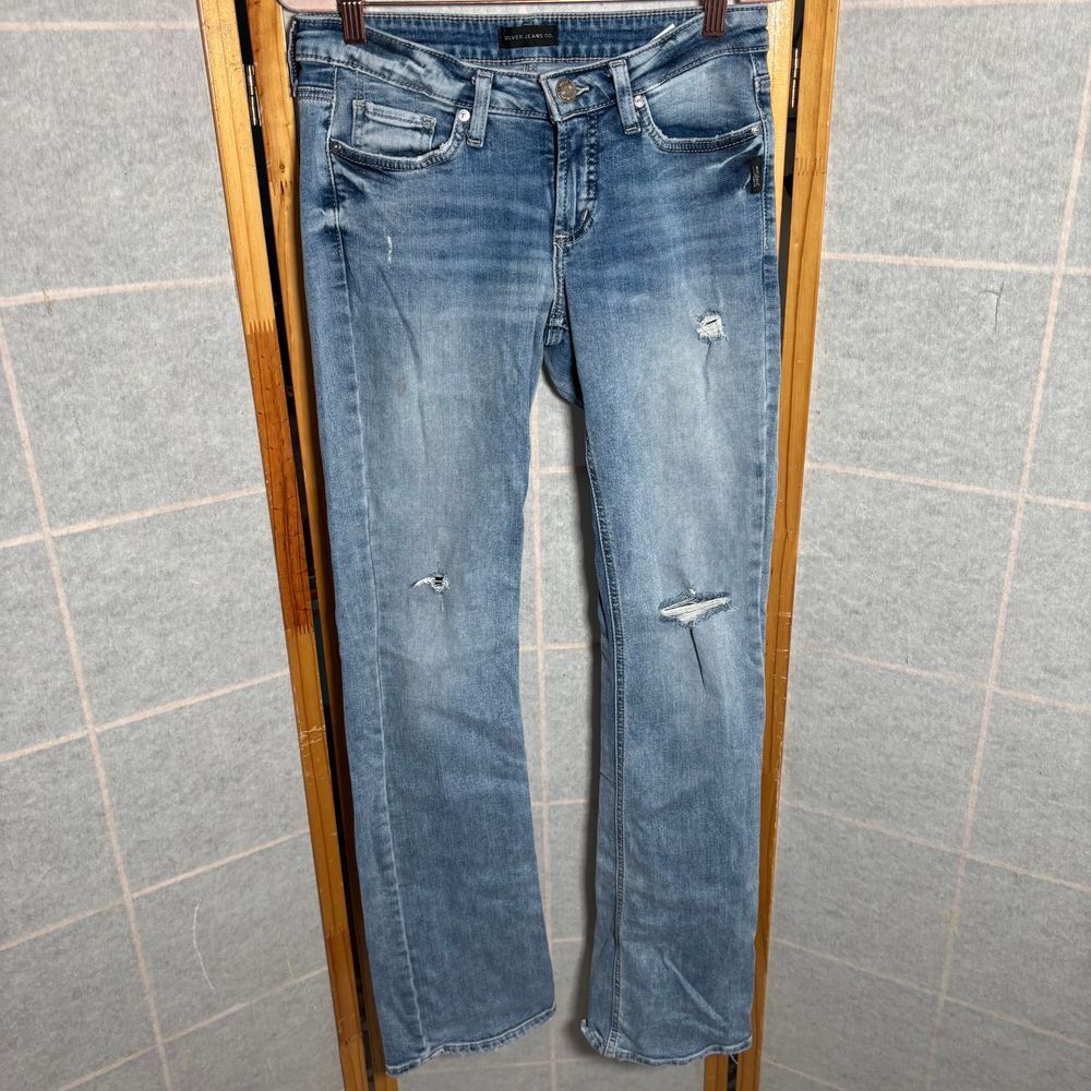 Silver Jeans Co. Womens 28 W / 33 L Tuesday Slim Boot Light Wash Mid Rise‎
